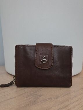 NWOT Harbour 2nd Chocolate Brown Leather Compact Snap Flap Wallet